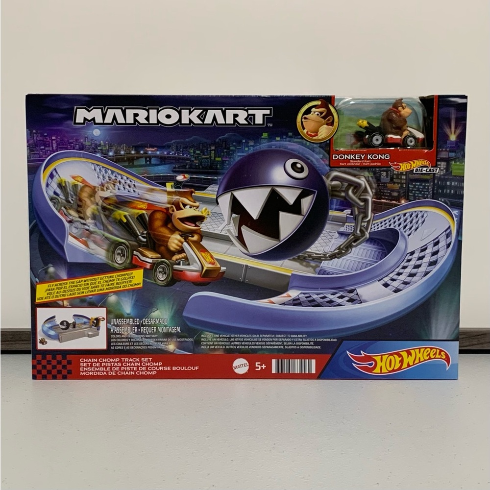 Hot Wheels® Mario Kart™ Chain Chomp Track Set-New